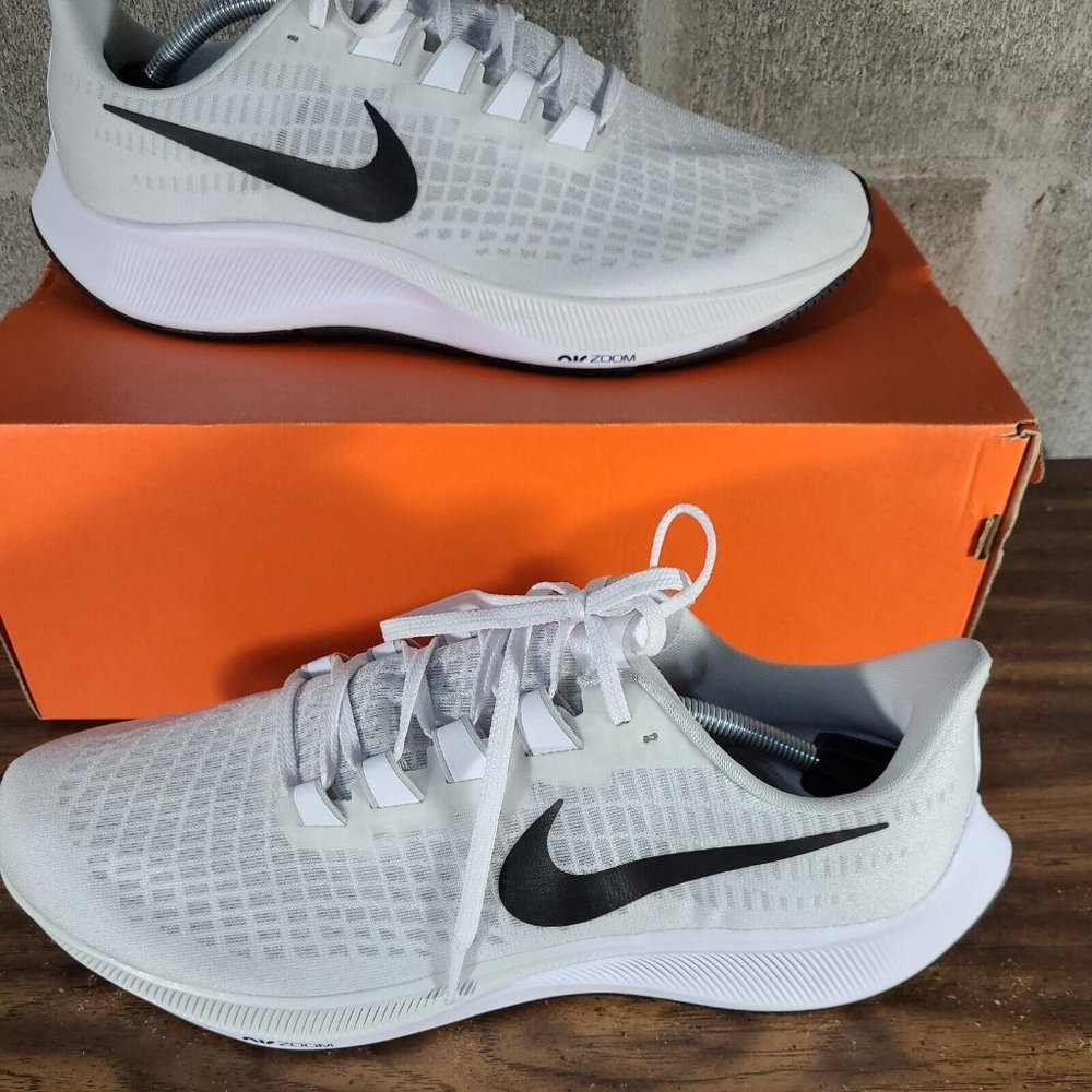 Nike White and Gray Athletic Shoes - Picture 3 of 12